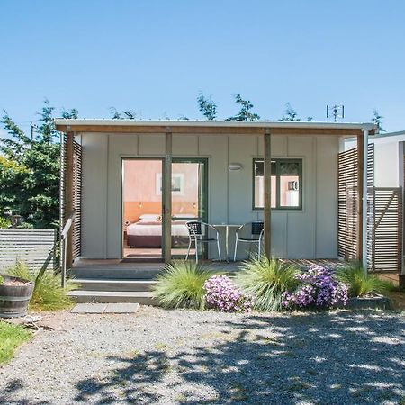 Martinborough Top 10 Holiday Park Экстерьер фото